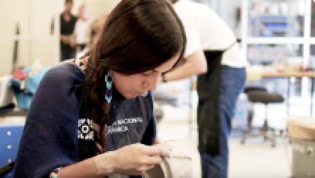 Las propiedades de la cerámica y la tecnología de la talla en porcelana. Con Sun YaFei